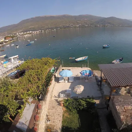 Beachfront Grunche Apartment Ohrid
